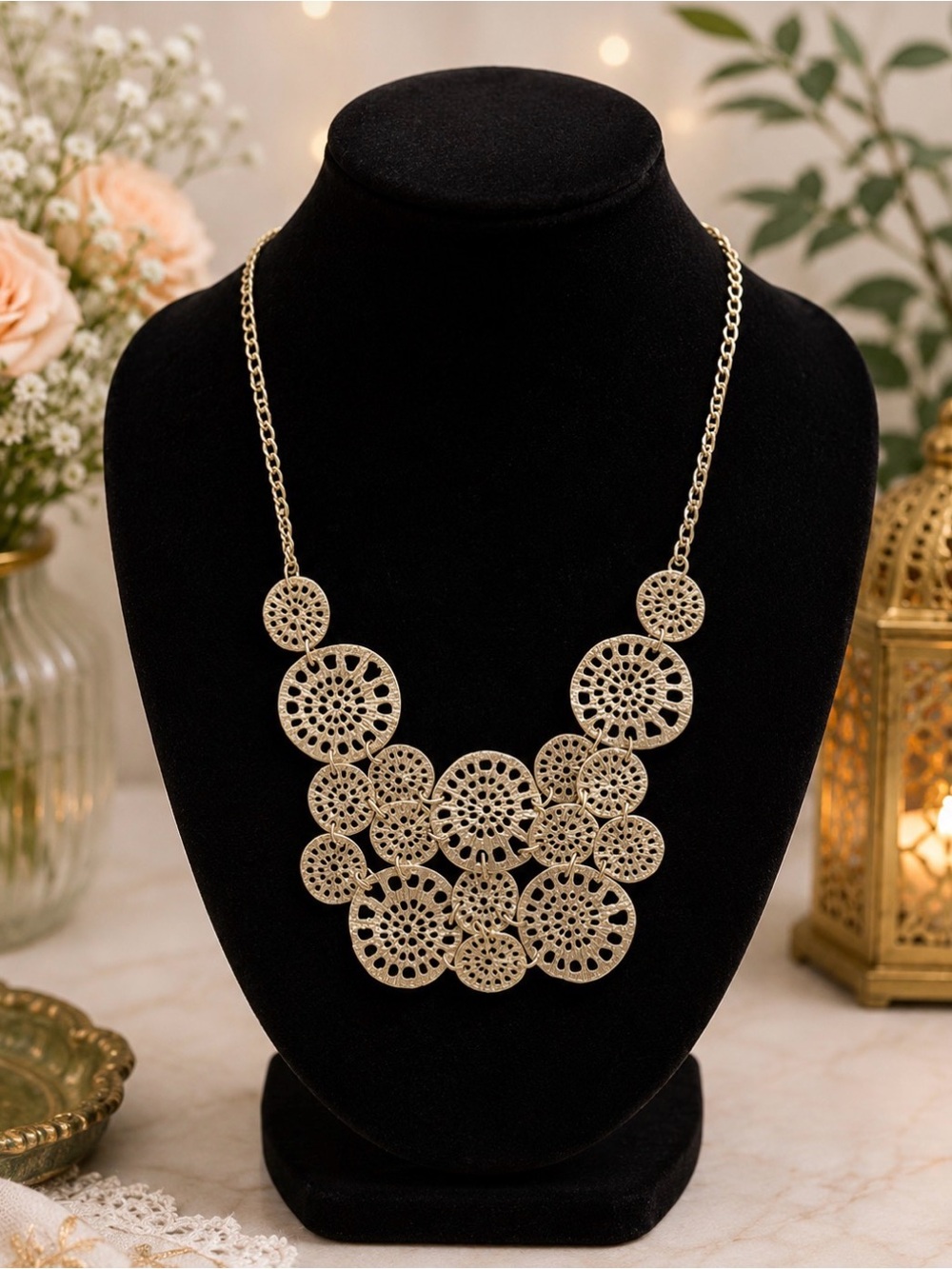 Gold tone women’s necklace